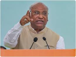 खरगे ने गुजरात पर विवादित बयान पर जताया खेद, कहा—मेरे शब्दों को तोड़-मरोड़ कर पेश किया गया