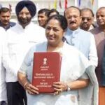 दिल्ली में बड़ा प्रशासनिक फेरबदल: 33 IAS और DANICS अधिकारियों के ट्रांसफर