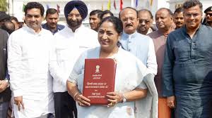 दिल्ली में बड़ा प्रशासनिक फेरबदल: 33 IAS और DANICS अधिकारियों के ट्रांसफर