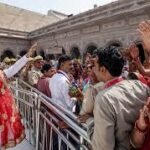 काशी विश्वनाथ धाम में पीएम मोदी ने की पूजा-अर्चना, गंगा को किया प्रणाम