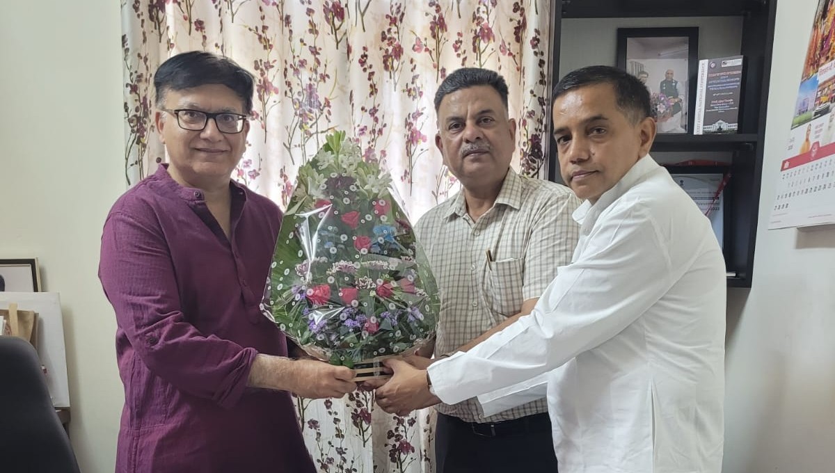 ख्वाजा मुईनुद्दीन चिश्ती भाषा विश्वविद्यालय के दो शिक्षकों को अंतरराष्ट्रीय सम्मान, पर्यावरण और समाज सेवा में उत्कृष्ट योगदान पर मिला पुरस्कार