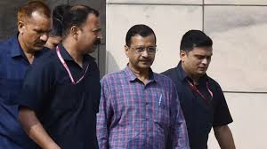दिल्ली आबकारी नीति केस: हाई कोर्ट ने एमिकस क्यूरी नियुक्त किया, केजरीवाल-सिसोदिया की गैरहाजिरी पर सख्त रुख