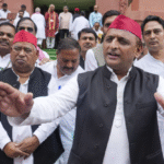 अखिलेश यादव के सामने भिड़े सपा सांसद रूचि वीरा और विधायक कमाल अख्तर, दोनों में हुई जबरदस्त बहस