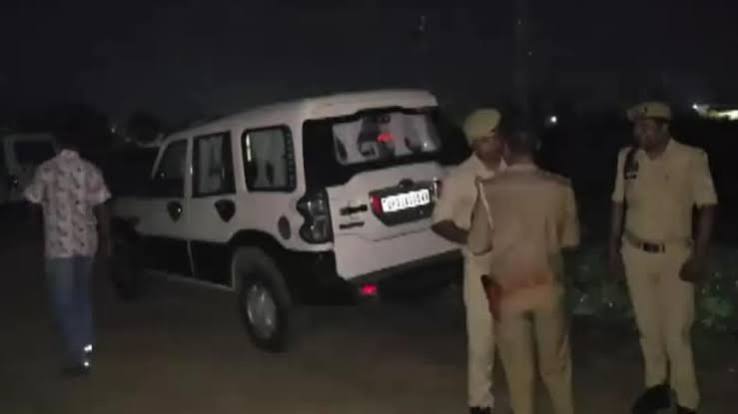यूपी में अपराधियों पर पुलिस का बड़ा एक्शन: 24 घंटे में 6 जिलों में एनकाउंटर, दो इनामी बदमाश ढेर, कई गिरफ्तार