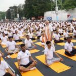 कोलकाता में पीएम मोदी ने किया योग, जानिए क्यों 21 जून को ही मनाया जाता है अंतरराष्ट्रीय योग दिवस