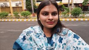 कौन हैं चारू पांडे? 23 साल की उम्र में 19 सरकारी परीक्षाएं पास कर बनीं मिसाल, राष्ट्रपति करेंगी सम्मानित