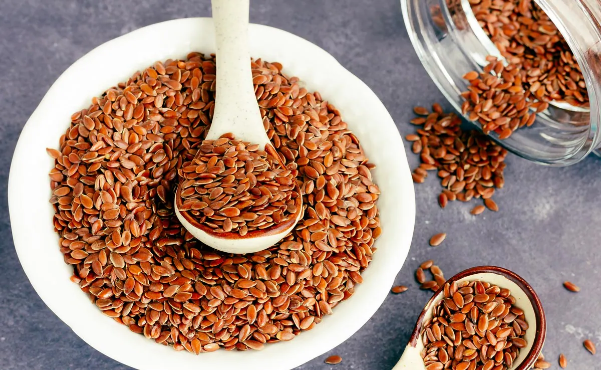 सुबह खाली पेट अलसी खाने के फायदे: दिल से लेकर पाचन और वजन घटाने तक के लिए फायदेमंद