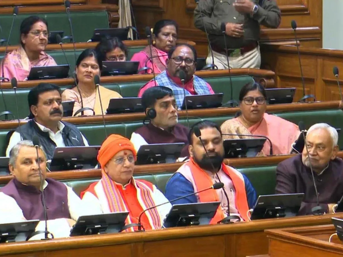 बिहार विधानसभा में भारी हंगामा, BJP और महागठबंधन विधायक आमने-सामने; हाथापाई की नौबत, सदन 2 बजे तक स्थगित