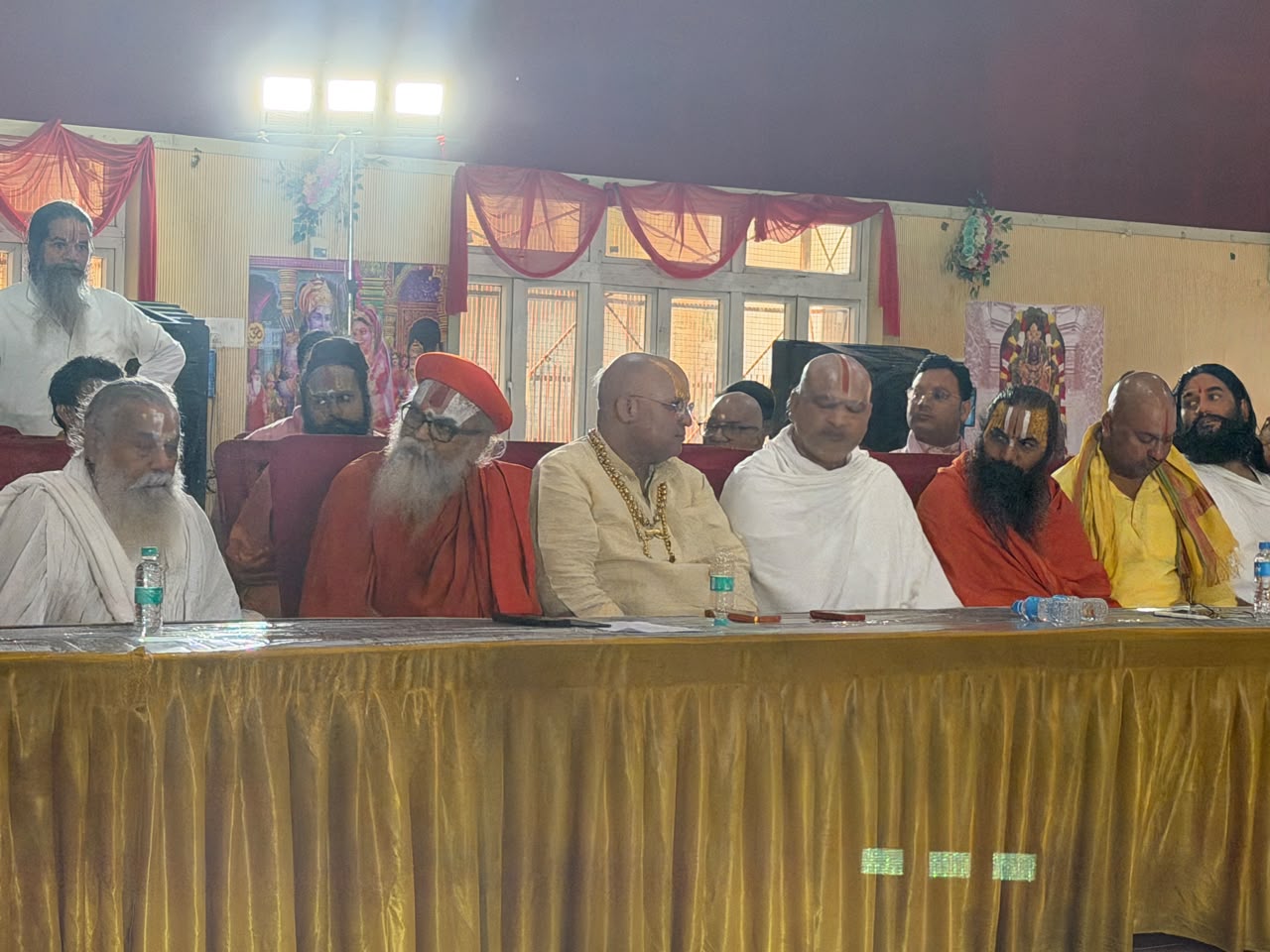 अयोध्या में संतों का हुंकार: “राम मंदिर पर अनर्गल प्रलाप और दुष्प्रचार बर्दाश्त नहीं, सनातन विरोधी ताकतों का होगा सामाजिक बहिष्कार”