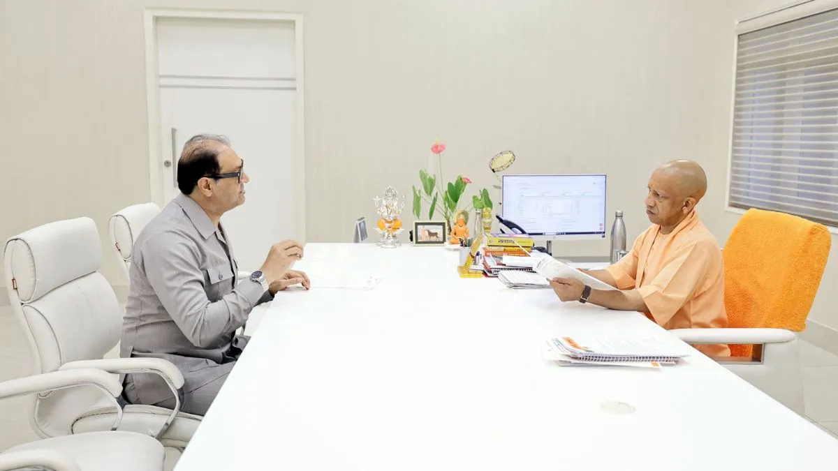 सीएम योगी से मिले पूर्व मंत्री मोहसिन रज़ा, वक्फ संपत्तियों की SIT जांच और विशेष ऑडिट की उठाई मांग