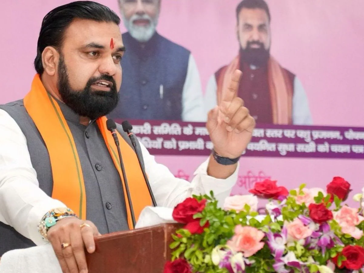 रक्षाबंधन पर महिलाओं और छात्राओं को बड़ी सौगात, 3 योजनाओं की शुरुआत; 4,700 दोपहिया वाहन भी सौंपे