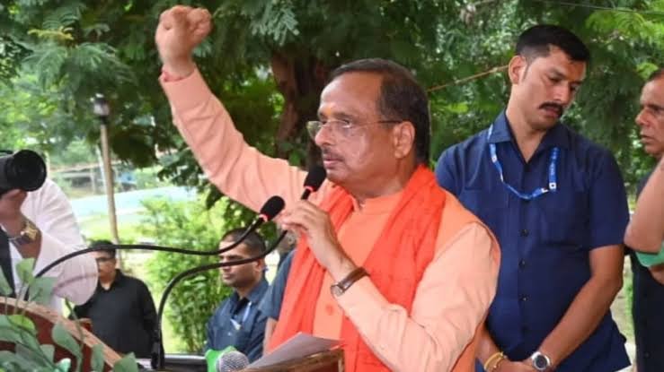 कानपुर में दिनेश शर्मा का सपा पर हमला, बोले- PDA के ‘P’ का मतलब बदल रही पार्टी, श्रद्धा कर्म से दिखती है